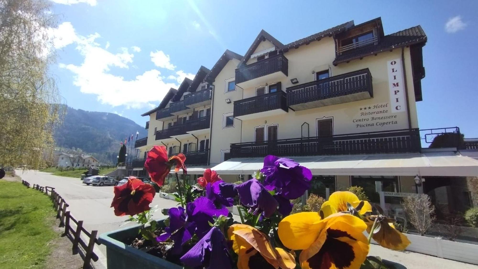 Hotel Olimpic Baselga di Pinè Exteriör bild